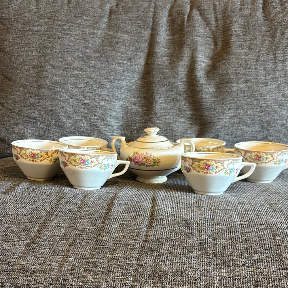 Vintage Made in USA Retro Floral Tea Set Sugar Bowl and 6 Cups